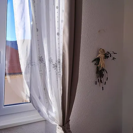 Apartment Riva 2 Komiza